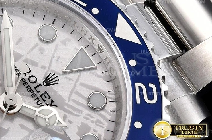 0325 ROLGMT166 – GMT II Snug 977